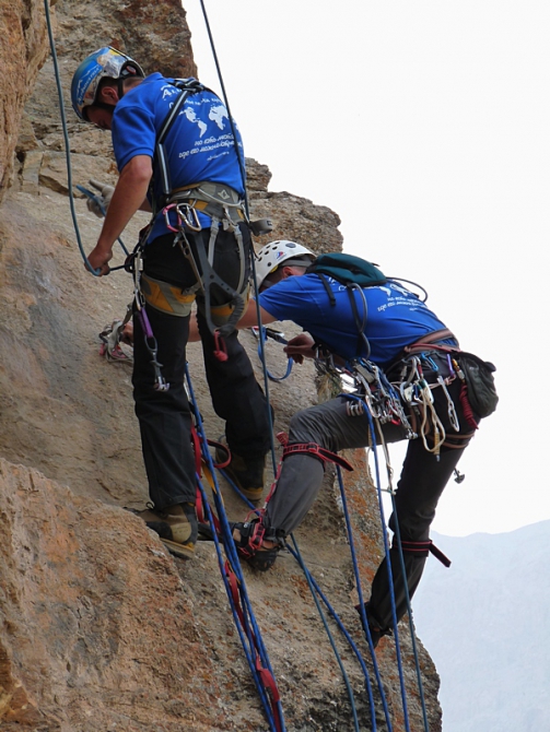 САМОЛЕТЫ ЛЕТЯТ В ДЮШАНБЕ. Часть 2. (Альпинизм, замин-карор, чемпионат снг, таджикистан, связки, школа)