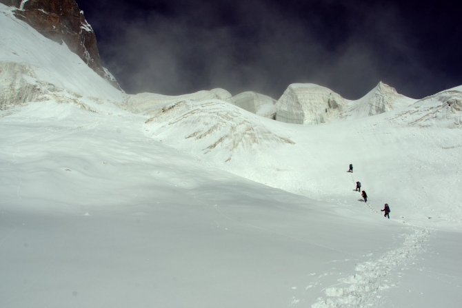 Краткий отчет о комплексной экспедиции МАИ на Китайский Памир летом 2011 г. (Альпинизм, долкун-музтаг, кокосель, комплексная экспедиция маи на китайский памир, кызылсель, музтаг-ата)