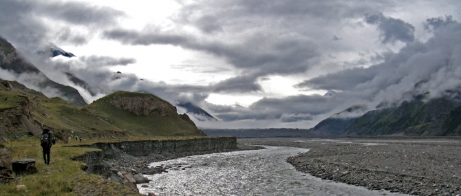 Полный фотоотчёт проекта Полёт над Тянь-Шанем. (Альпинизм, иныльчек, победа, турклуб маи, пик победы, центральный тянь-шань, озеро мерцбахера, сарыджас, пик пионер)