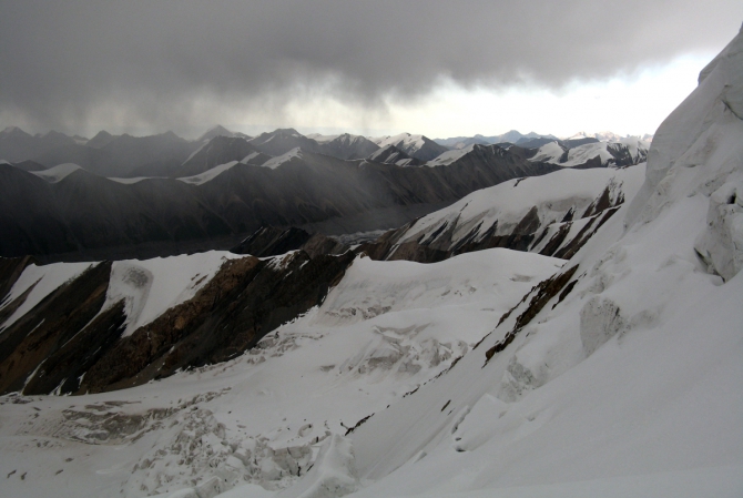 Полный фотоотчёт проекта Полёт над Тянь-Шанем. (Альпинизм, иныльчек, победа, турклуб маи, пик победы, центральный тянь-шань, озеро мерцбахера, сарыджас, пик пионер)