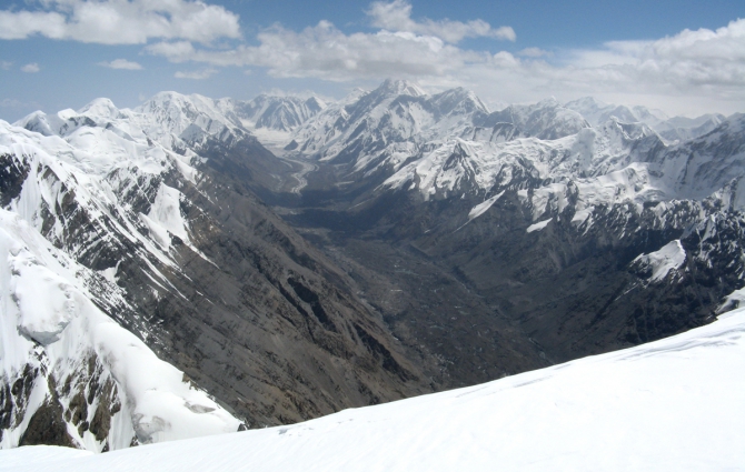 Полный фотоотчёт проекта Полёт над Тянь-Шанем. (Альпинизм, иныльчек, победа, турклуб маи, пик победы, центральный тянь-шань, озеро мерцбахера, сарыджас, пик пионер)