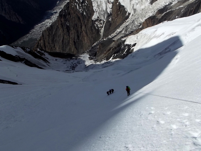 Полный фотоотчёт проекта Полёт над Тянь-Шанем. (Альпинизм, иныльчек, победа, турклуб маи, пик победы, центральный тянь-шань, озеро мерцбахера, сарыджас, пик пионер)