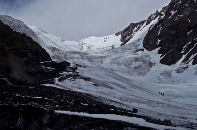 Полный фотоотчёт проекта Полёт над Тянь-Шанем. (Альпинизм, иныльчек, победа, турклуб маи, пик победы, центральный тянь-шань, озеро мерцбахера, сарыджас, пик пионер)