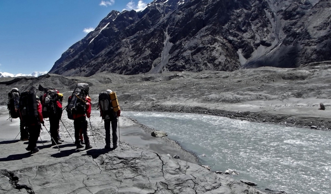 Полный фотоотчёт проекта Полёт над Тянь-Шанем. (Альпинизм, иныльчек, победа, турклуб маи, пик победы, центральный тянь-шань, озеро мерцбахера, сарыджас, пик пионер)