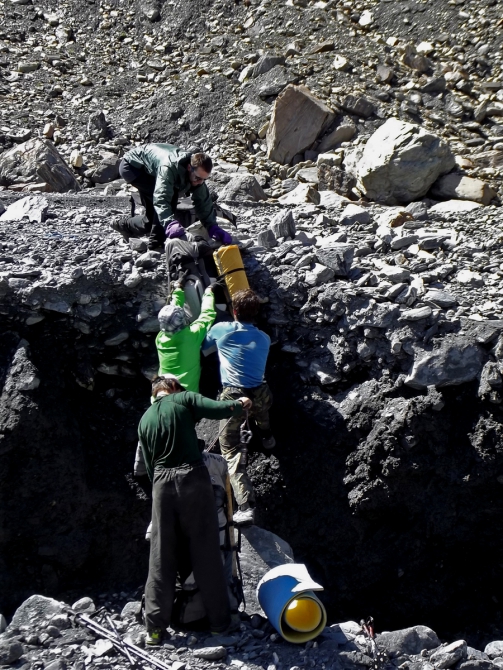 Полный фотоотчёт проекта Полёт над Тянь-Шанем. (Альпинизм, иныльчек, победа, турклуб маи, пик победы, центральный тянь-шань, озеро мерцбахера, сарыджас, пик пионер)