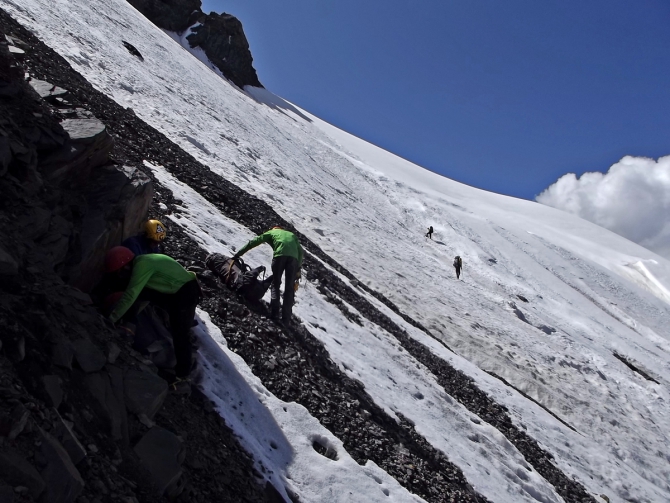 Полный фотоотчёт проекта Полёт над Тянь-Шанем. (Альпинизм, иныльчек, победа, турклуб маи, пик победы, центральный тянь-шань, озеро мерцбахера, сарыджас, пик пионер)