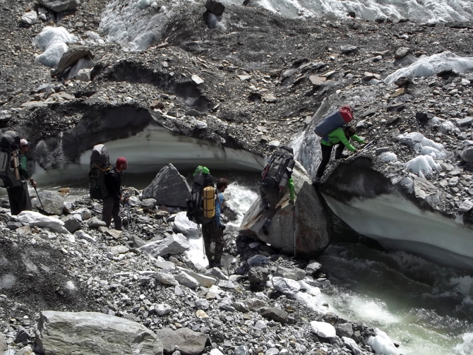 Полный фотоотчёт проекта Полёт над Тянь-Шанем. (Альпинизм, иныльчек, победа, турклуб маи, пик победы, центральный тянь-шань, озеро мерцбахера, сарыджас, пик пионер)