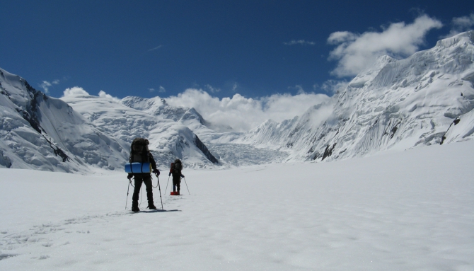 Полный фотоотчёт проекта Полёт над Тянь-Шанем. (Альпинизм, иныльчек, победа, турклуб маи, пик победы, центральный тянь-шань, озеро мерцбахера, сарыджас, пик пионер)