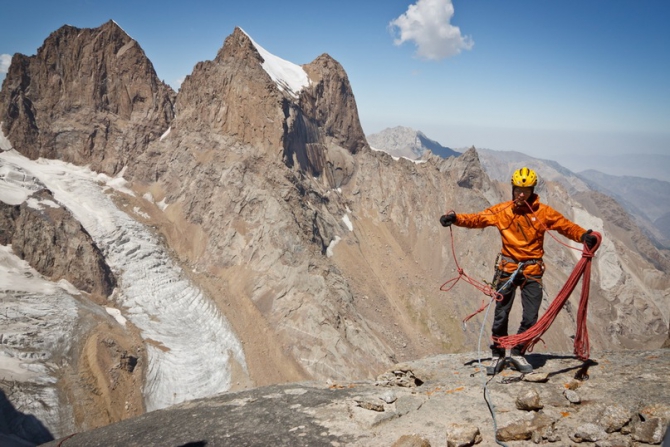 «Трансерфинг» на Аксу (Альпинизм, rapt-team., 5217, северная стена аксу, нефедов андрей, нефедов сергей, freeclimbing, rapt, grivel, sivera, свободное лазание, scarpa)