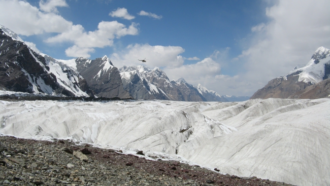 Полёт над Тянь-Шанем. Приземление. (Горный туризм, тянь-шань, турклуб маи, adidas, risk team)