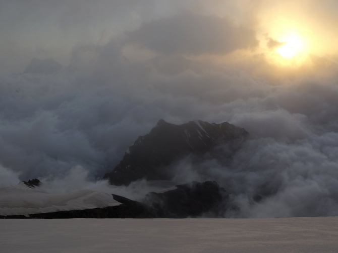 Тёмные картинки (Альпинизм, маи, музтаг-ата, китайский памир, комплексная экспедиция маи на китайский памир, коскулак, долкун-музтаг)