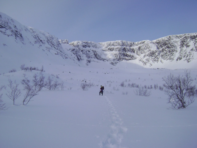 Есть ледовый маршрут в Хибинах. (Альпинизм, хибины, цирк поясов, дружкин, полукаров, кокшаров, ледолазание, бореалис)