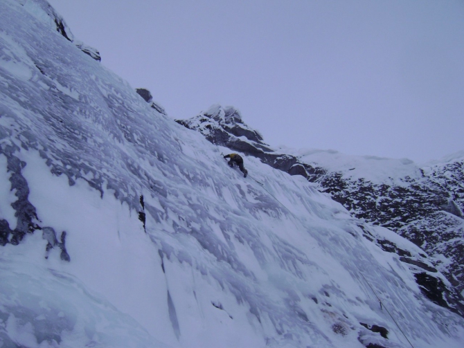 Есть ледовый маршрут в Хибинах. (Альпинизм, хибины, цирк поясов, дружкин, полукаров, кокшаров, ледолазание, бореалис)