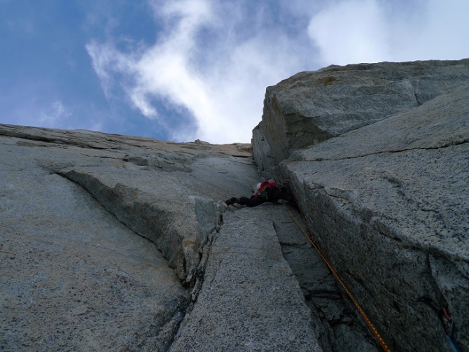 ПотоГония на на юго-восточной стене Пуансенота (Альпинизм, poincenot, climbing, new route, first ascent, дашкевич, серегин, дмитриенко, русский путь, патагония, первопроход, стена)