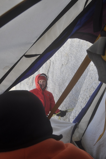 ПотоГония на на юго-восточной стене Пуансенота (Альпинизм, poincenot, climbing, new route, first ascent, дашкевич, серегин, дмитриенко, русский путь, патагония, первопроход, стена)