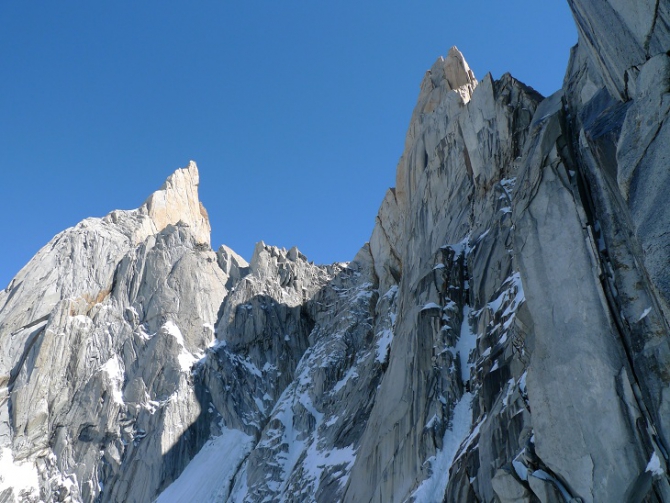 ПотоГония на на юго-восточной стене Пуансенота (Альпинизм, poincenot, climbing, new route, first ascent, дашкевич, серегин, дмитриенко, русский путь, патагония, первопроход, стена)