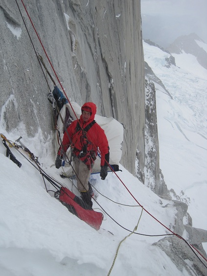 ПотоГония на на юго-восточной стене Пуансенота (Альпинизм, poincenot, climbing, new route, first ascent, дашкевич, серегин, дмитриенко, русский путь, патагония, первопроход, стена)