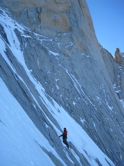 ПотоГония на на юго-восточной стене Пуансенота (Альпинизм, poincenot, climbing, new route, first ascent, дашкевич, серегин, дмитриенко, русский путь, патагония, первопроход, стена)