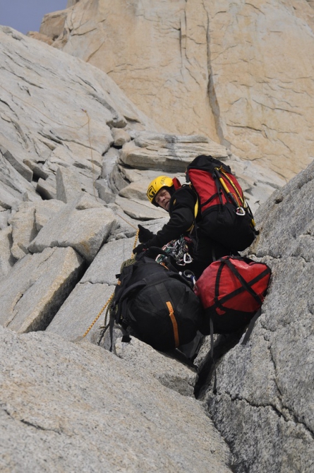 ПотоГония на на юго-восточной стене Пуансенота (Альпинизм, poincenot, climbing, new route, first ascent, дашкевич, серегин, дмитриенко, русский путь, патагония, первопроход, стена)