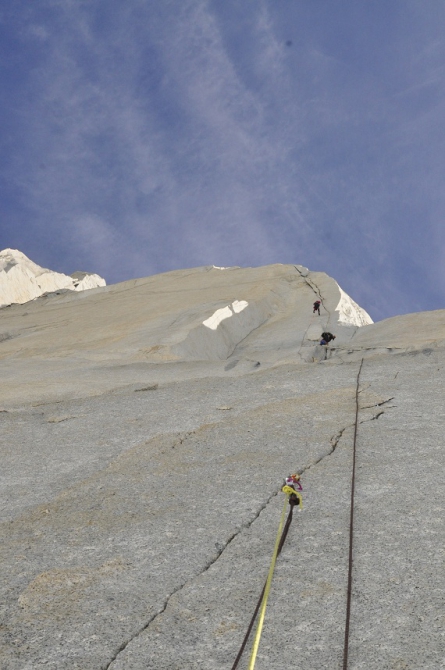 ПотоГония на на юго-восточной стене Пуансенота (Альпинизм, poincenot, climbing, new route, first ascent, дашкевич, серегин, дмитриенко, русский путь, патагония, первопроход, стена)