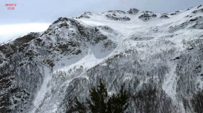 Чегет - праздник на поляне. (приэльбрусье)