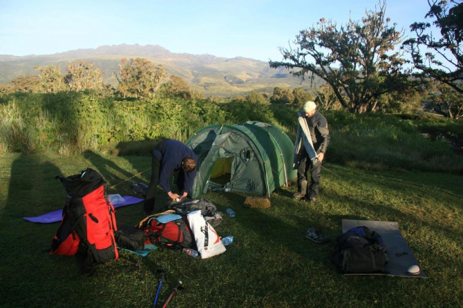 Гора Кения (Путешествие в колыбель Обамы - 4, Горный туризм, абердаре, батиан, африка)
