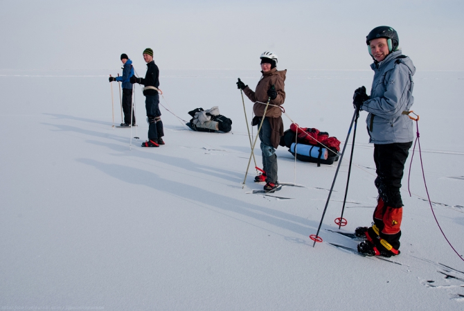 Экспедиция на коньках по льду Байкала (Бэккантри/Фрирайд, коньки, зима)