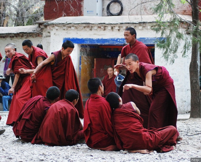 История про монахов монастыря Сера. Пасхальное повествование. (Путешествия, монастырь сера, лхасса, тибет)