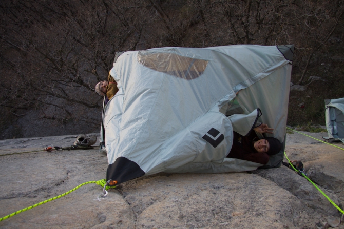 Вытяни - забивай - собери - разбери - спустись - поднимись - падай (падай?) - устал - спи. (Альпинизм, платформинг, фифинг, баулинг, "bigwall + ито", зуб морчеки, sivera team, интенсивный курс, сивера, нефедов, grivel, морчека, скалолазные маршруты, крым)