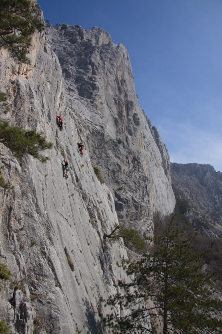 Вытяни - забивай - собери - разбери - спустись - поднимись - падай (падай?) - устал - спи. (Альпинизм, платформинг, фифинг, баулинг, "bigwall + ито", зуб морчеки, sivera team, интенсивный курс, сивера, нефедов, grivel, морчека, скалолазные маршруты, крым)