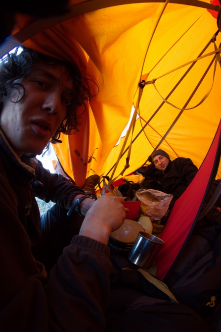 Вытяни - забивай - собери - разбери - спустись - поднимись - падай (падай?) - устал - спи. (Альпинизм, платформинг, фифинг, баулинг, "bigwall + ито", зуб морчеки, sivera team, интенсивный курс, сивера, нефедов, grivel, морчека, скалолазные маршруты, крым)