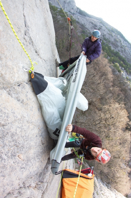 Вытяни - забивай - собери - разбери - спустись - поднимись - падай (падай?) - устал - спи. (Альпинизм, платформинг, фифинг, баулинг, "bigwall + ито", зуб морчеки, sivera team, интенсивный курс, сивера, нефедов, grivel, морчека, скалолазные маршруты, крым)