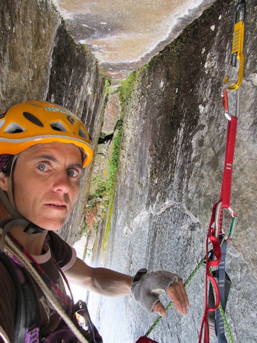 Стрекоза на стене Serrania Avalancha... (Альпинизм, патагония, крутые, espiadimonis, сильвия видаль, silvia vidal, они это могут, соло, альпинизм)