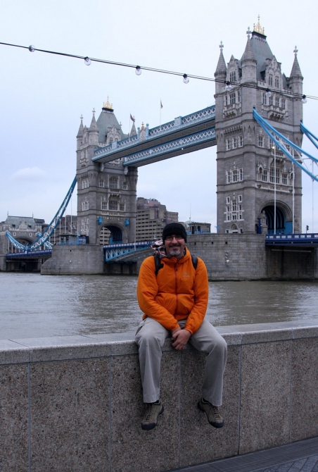 London, fish, chips, cup o' tea, bad food, worse weather, Mary-fucking-Poppins London! ©