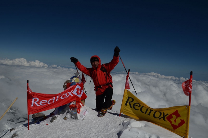 RedFox Elbrus Race и День Победы. Спасибо, что они подарили нам такой светлый праздник (Скайраннинг)