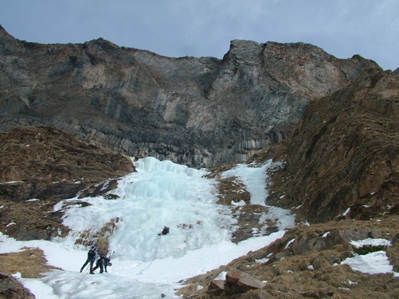 Лед в Баксанском ущелье или история одной не очень удачной поездки. (Альпинизм, инструмент, кошки, баксанское ущелье, тест снаряжения, ледолазание)