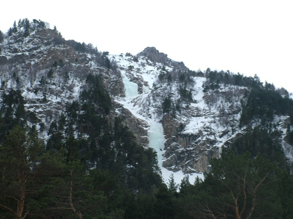 Лед в Баксанском ущелье или история одной не очень удачной поездки. (Альпинизм, инструмент, кошки, баксанское ущелье, тест снаряжения, ледолазание)