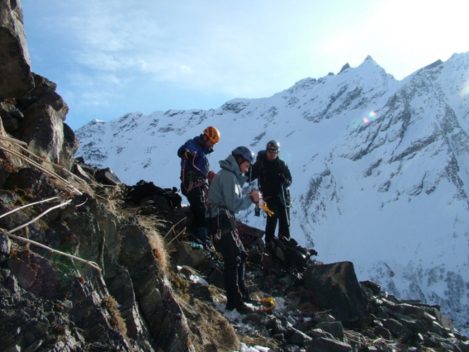 Лед в Баксанском ущелье или история одной не очень удачной поездки. (Альпинизм, инструмент, кошки, баксанское ущелье, тест снаряжения, ледолазание)