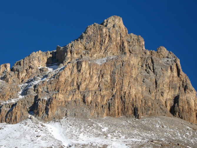 Скалы северного Приэльбрусья (Альпинизм, приэльбрусье, кавказ, тещины зубы)
