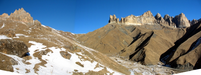 Скалы северного Приэльбрусья (Альпинизм, приэльбрусье, кавказ, тещины зубы)