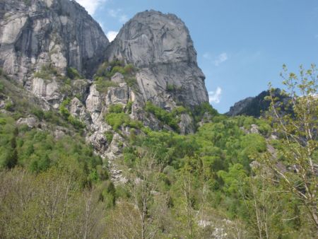 Гранит или известняк? (Скалолазание, валь массино)