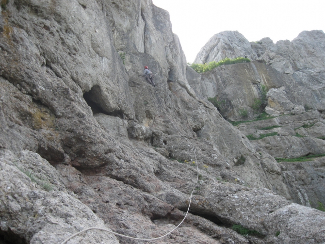 Повествование с цитатами из Н.Носова и картинками от участников "Как мы на "Незнаек" ходили". (Альпинизм, крым, скалолазание, "незнайки на луне")