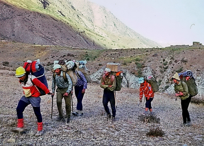 ЗОЛОТАЯ ОСЕНЬ НА ПАМИРЕ. (Горный туризм, маи)