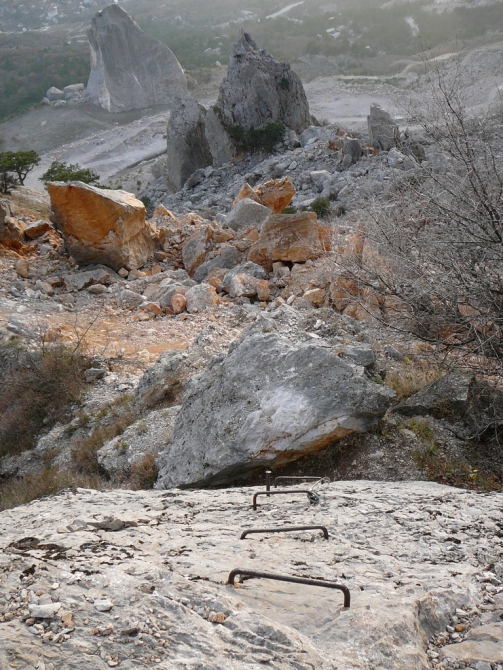 "Центр" на Морчеке все еще ждет своего первого полного свободного прохождения (Альпинизм, крым, морчека, grivel, нефедов, сивера, vento, венто, ремонт маршрутов, мамлеев, sivera team, альпинистские маршруты, реболтинг)
