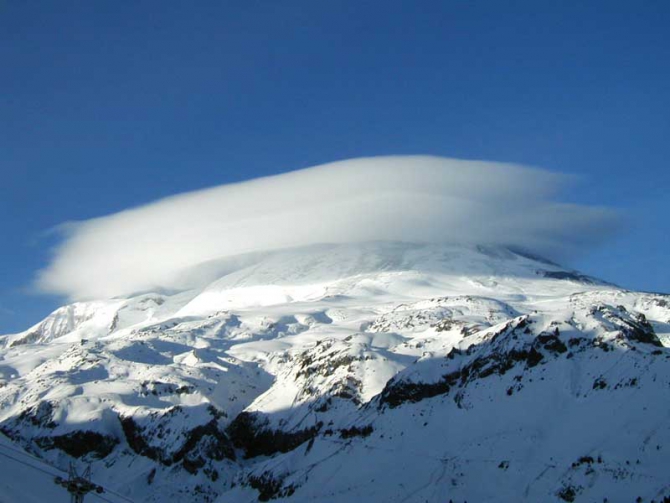 Погода на Эльбрусе (Альпинизм, тучи, непогода, облака)