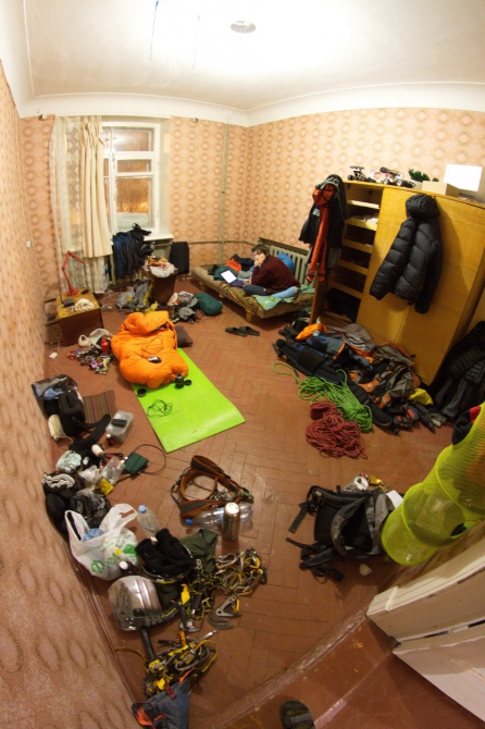 В поисках зимнего лазанья (Альпинизм, хибины, бастион вудьявра, вудъявра, вера, високосный день, headwall attack, сивера, sivera, sivera team, grivel, юкспор, скалы мгу, 2б, щель надежности, ребро жесткости, маршруты в хибинах, сотник, нефедов, романов, юшман)