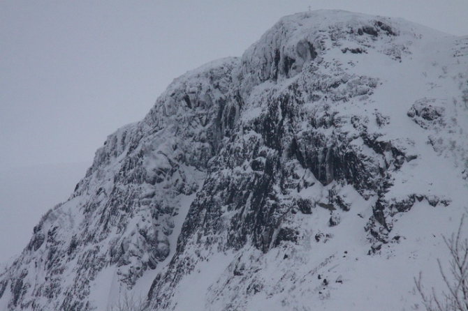 В поисках зимнего лазанья (Альпинизм, хибины, бастион вудьявра, вудъявра, вера, високосный день, headwall attack, сивера, sivera, sivera team, grivel, юкспор, скалы мгу, 2б, щель надежности, ребро жесткости, маршруты в хибинах, сотник, нефедов, романов, юшман)