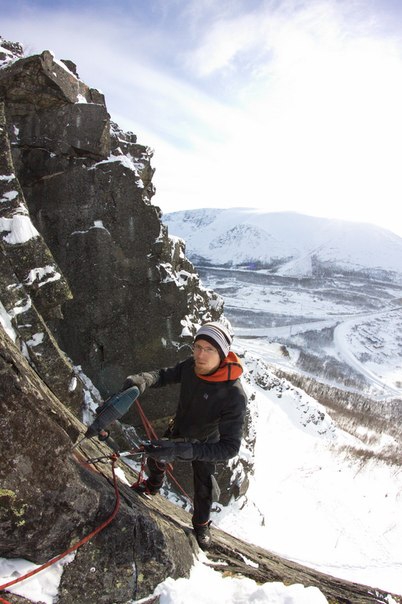 В поисках зимнего лазанья (Альпинизм, хибины, бастион вудьявра, вудъявра, вера, високосный день, headwall attack, сивера, sivera, sivera team, grivel, юкспор, скалы мгу, 2б, щель надежности, ребро жесткости, маршруты в хибинах, сотник, нефедов, романов, юшман)
