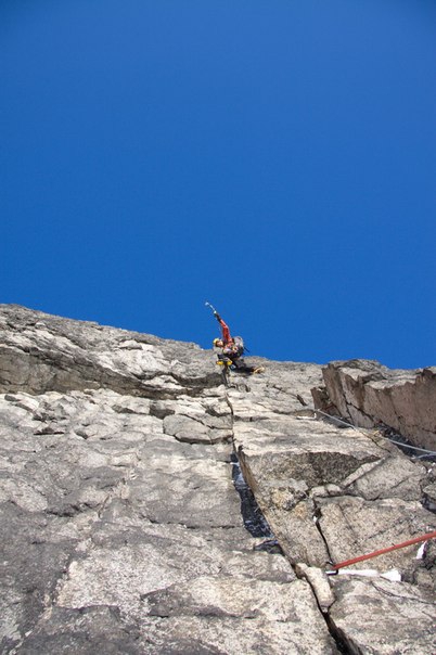 В поисках зимнего лазанья (Альпинизм, хибины, бастион вудьявра, вудъявра, вера, високосный день, headwall attack, сивера, sivera, sivera team, grivel, юкспор, скалы мгу, 2б, щель надежности, ребро жесткости, маршруты в хибинах, сотник, нефедов, романов, юшман)