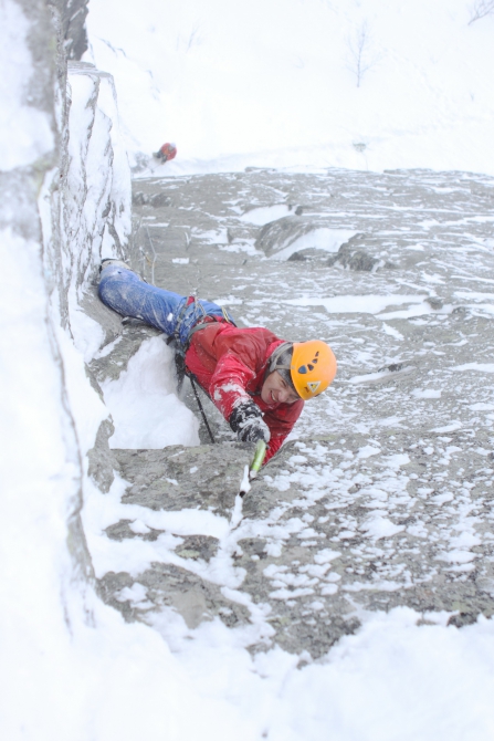 В поисках зимнего лазанья (Альпинизм, хибины, бастион вудьявра, вудъявра, вера, високосный день, headwall attack, сивера, sivera, sivera team, grivel, юкспор, скалы мгу, 2б, щель надежности, ребро жесткости, маршруты в хибинах, сотник, нефедов, романов, юшман)